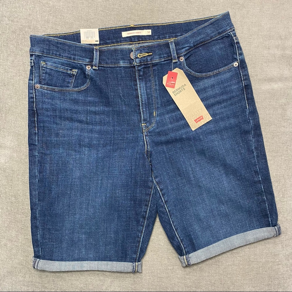 Levi’s Plus Size Sculpt Bermuda Shorts